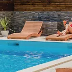 Portorusa Vi شقة